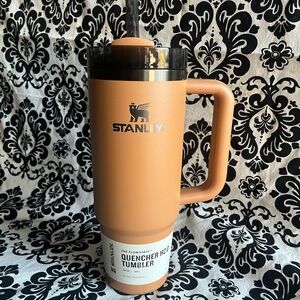 Stanley 30oz Quencher H2.0 Tumbler in Camel